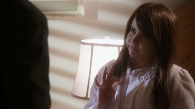 File:4x07 Colony Collapse (034).png