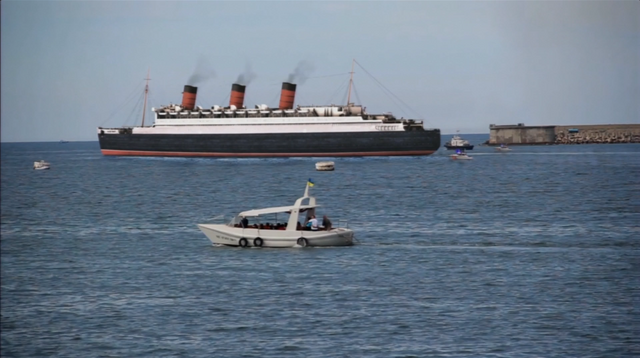 File:4x10 Queen B. (12).png