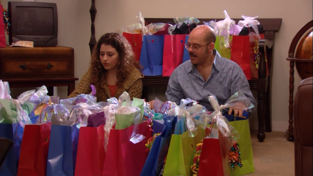 File:3x09 S.O.B.s (52).png