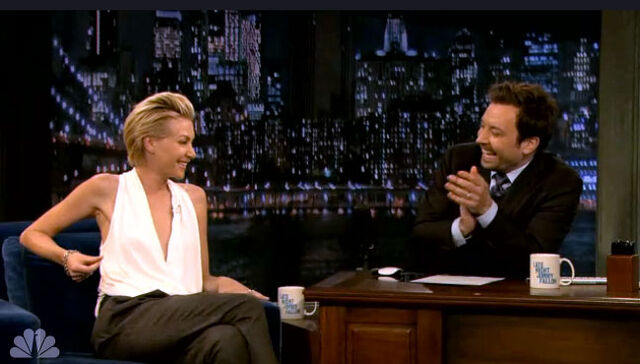File:Portia-de-rossi-jimmy-fallon.jpg