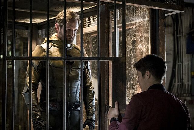 Файл:The-Flash-Flashpoint-Barry-with-Reverse-Flash.jpg