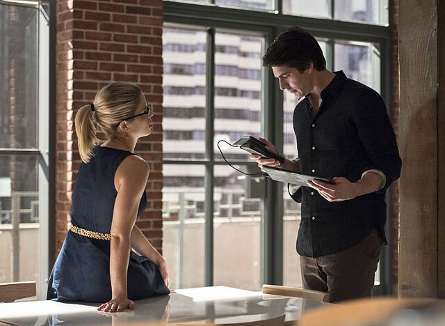 Datei:Arrow 4x07.jpg
