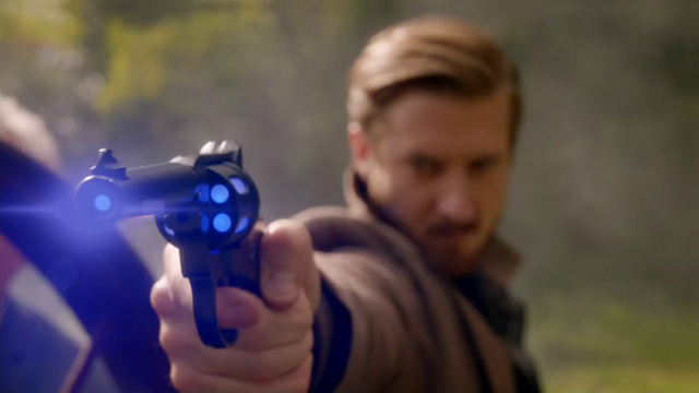 File:Rip Hunter's gun.png