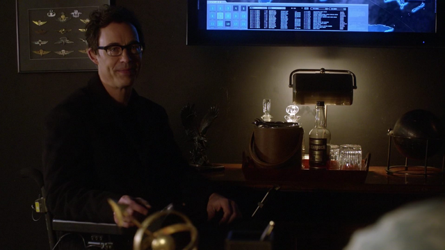 File:Eobard confronts Eiling.png
