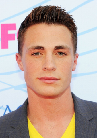 Datei:Colton Haynes1.png