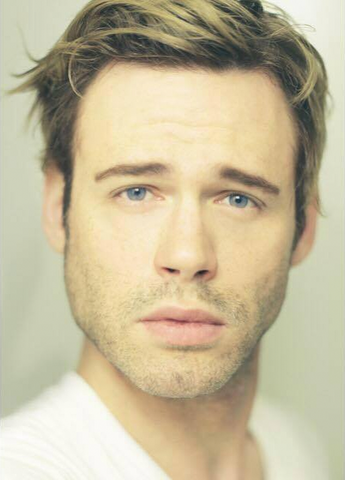 File:Liam Ireson.png