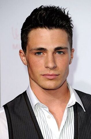 Datei:Colton-haynes-1339784185.jpg