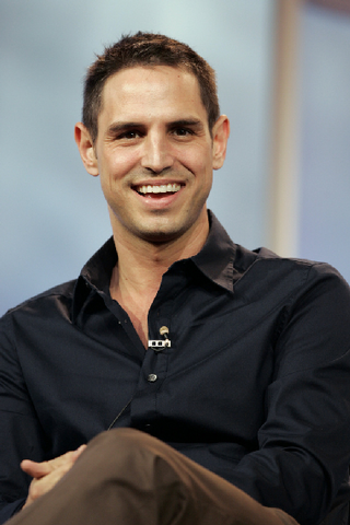 Файл:Greg Berlanti.png