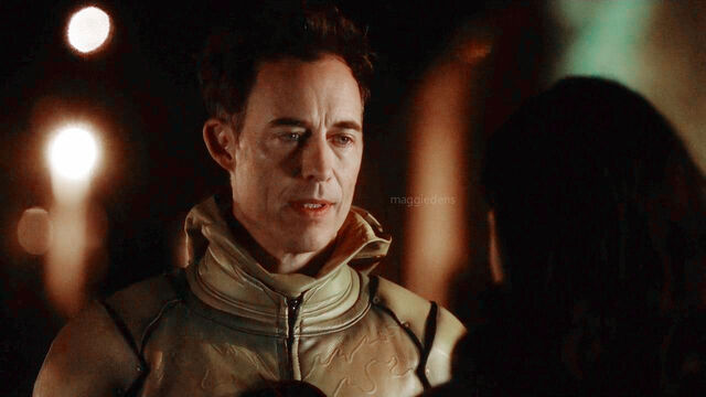Файл:Harrison-in-Gorilla-Warfare-eobard-thawne-dr-harrison-wells-39403961.jpg