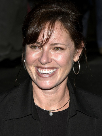 File:Lisa Darr.png