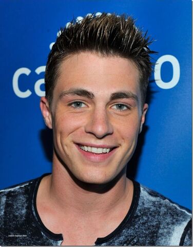 Datei:Colton-haynes-1339784171.jpg