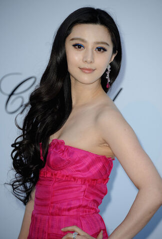 File:Fan+Bingbing+amfAR+Gala+Red+Carpet+Arrivals+uT3IZLa-8xfl.jpg