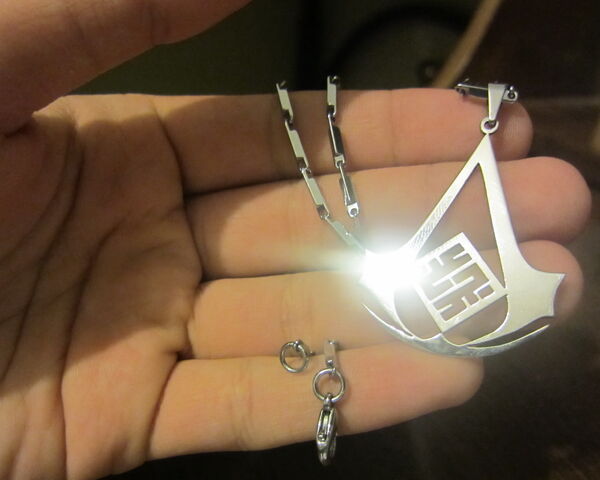پرونده:My pendant.jpg