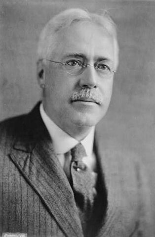 File:Frank Vanderlip.jpg