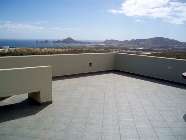 File:AUP Roof.jpg