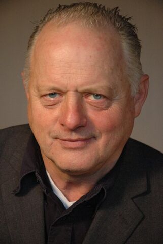 Archivo:Robert Pugh.jpg