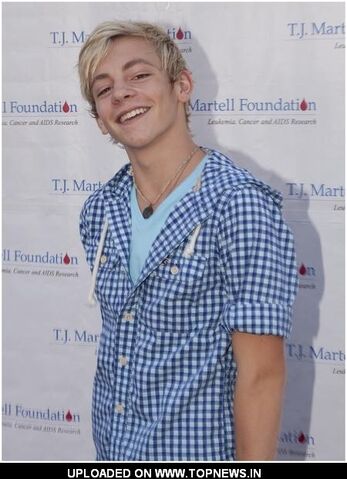 File:Ross-Lynch (2).jpg