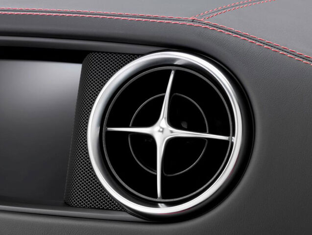 File:33-2012-mb-sl-leak2.jpg