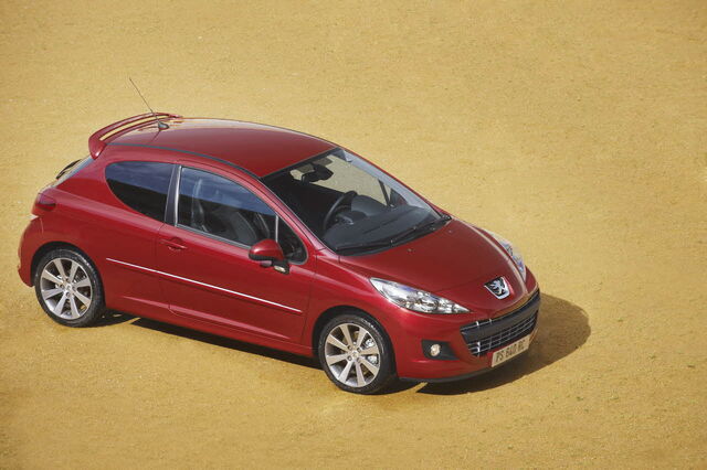 File:2010-Peugeot-207-RC-8.jpg