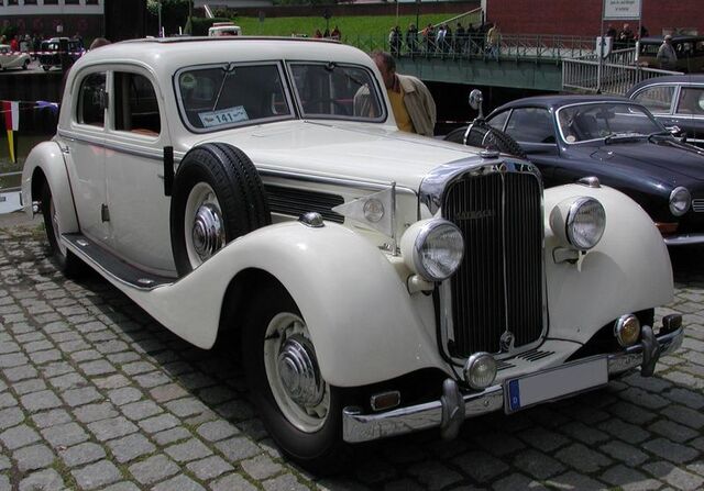 File:800px-Maybach-Limousine.jpg