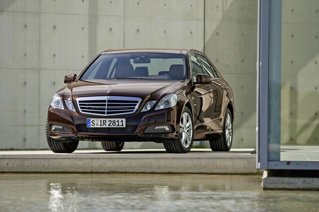 File:2010-mercedes-benz-e-class-sedan 1.jpg