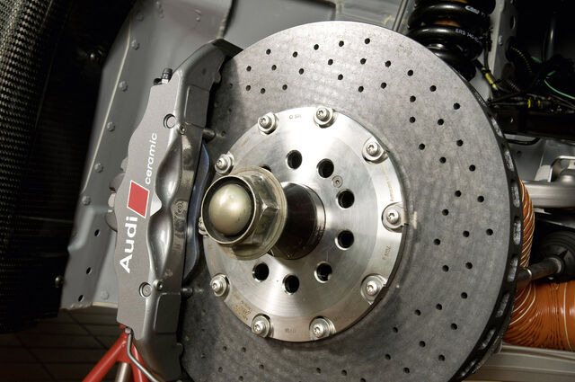 File:Audir8 lms hi005.jpg