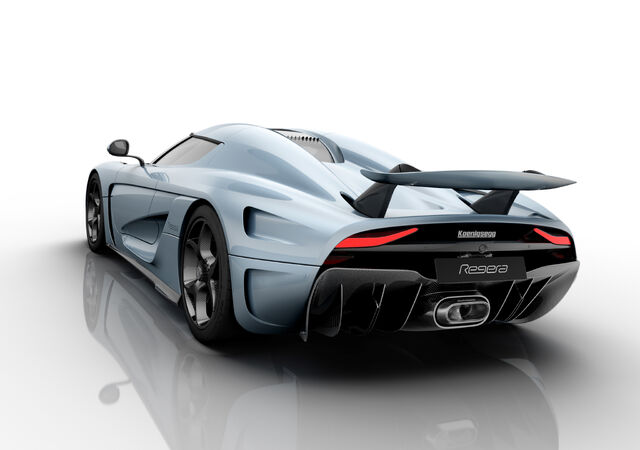 File:Koenigsegg Regera wing up.jpg