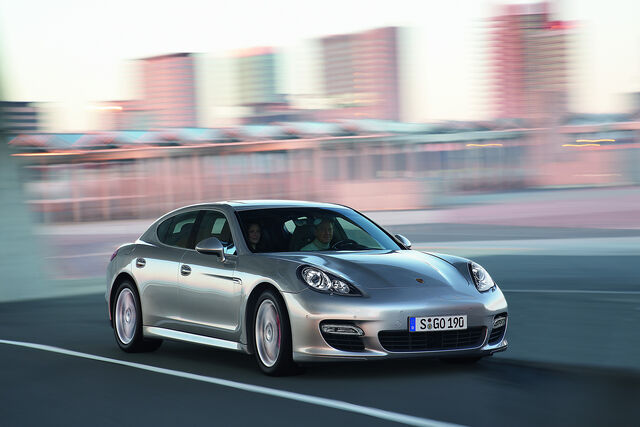 File:Porsche-Panamera-Shanghai-10.jpg