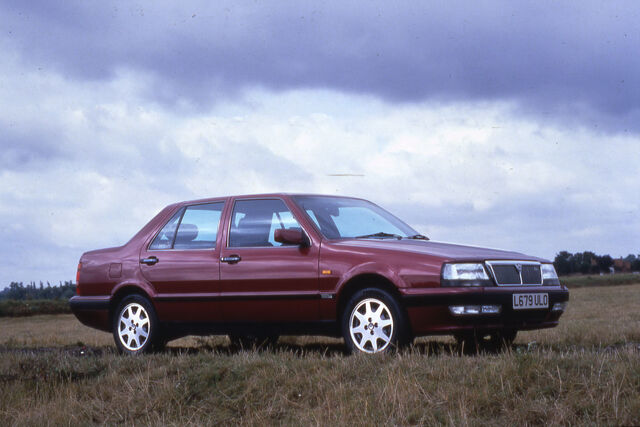 File:Carscoop-Lancia-Thema-12.jpg