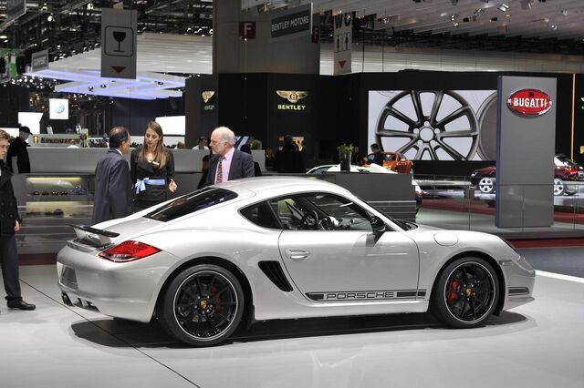 File:Porsche-cayman-r-16.jpg