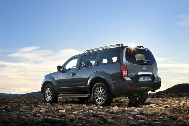 File:2011-Nissan-Pathfinder-Navara-6.jpg