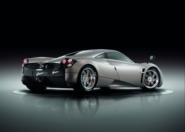 File:03-pagani-huayra.jpg