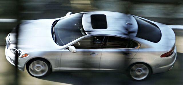 File:3-jaguar-xf.jpg