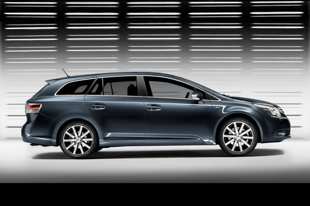 File:Toyota-Avensis-2009-3.jpg