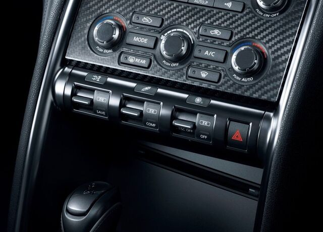 File:Nissan-GT-R 2011 14.jpg