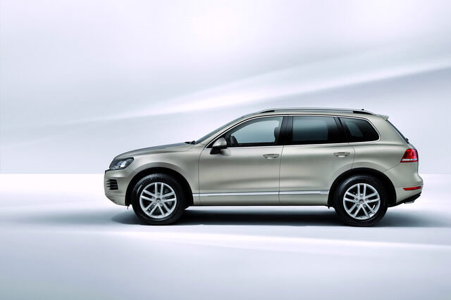 File:2011-Volkswagen-Touareg-14457.jpg