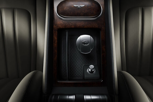 File:2011-Benltey-Continental-GT-21.jpg
