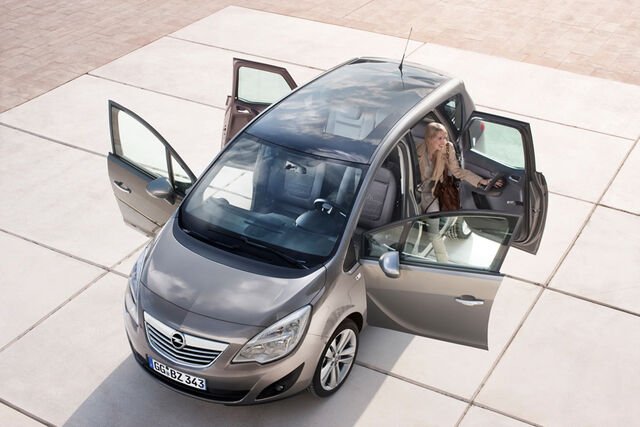 File:2010-Opel-Meriva-04.jpg