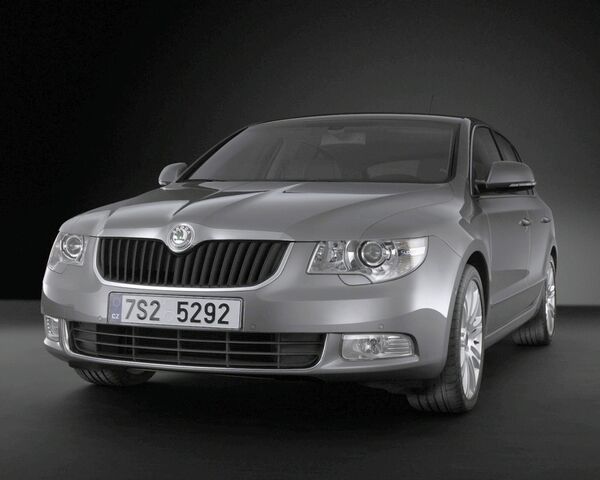 File:2009 Skoda Superb 1.jpg