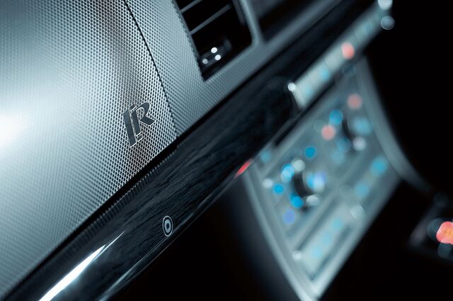 File:2010-Jaguar-XFR-19.jpg