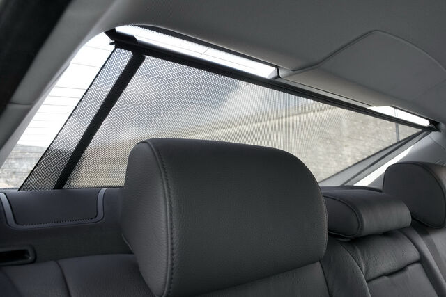 File:2011-BMW-5-Series-LWB-China-49.jpg