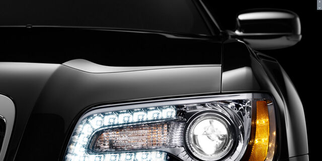 File:2012-Chrysler-300-10.jpg