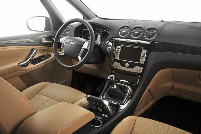 File:Fordgalaxy15.jpg