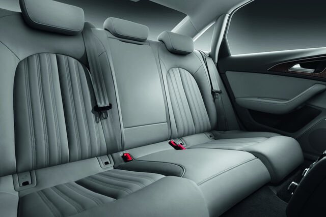 File:2012-Audi-A6-39.jpg