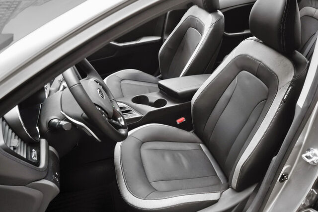 File:2011-Kia-Optima-10.jpg
