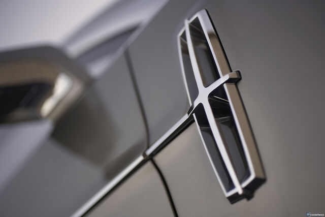 File:Lincoln-mkt-9.jpg