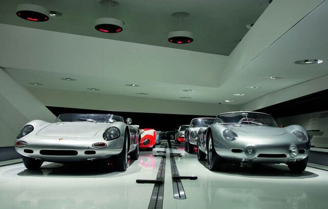 File:Porsche museum 009-0122-950x600.jpg