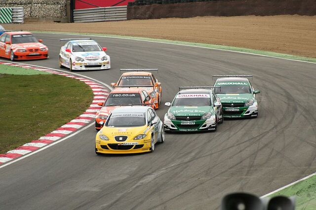 File:BTCC Brands06 PaddockHill.jpg