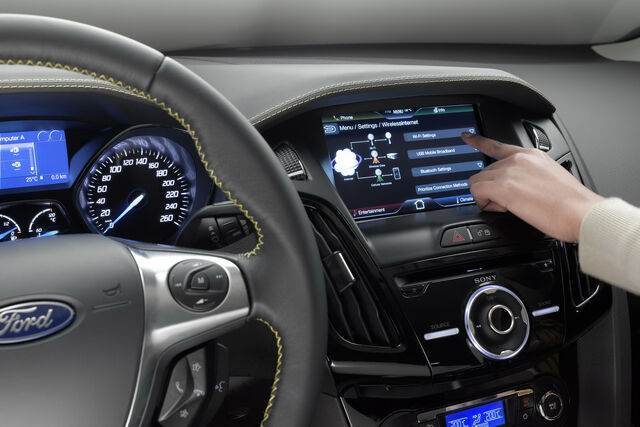 File:2011-Ford-Focus-4.jpg