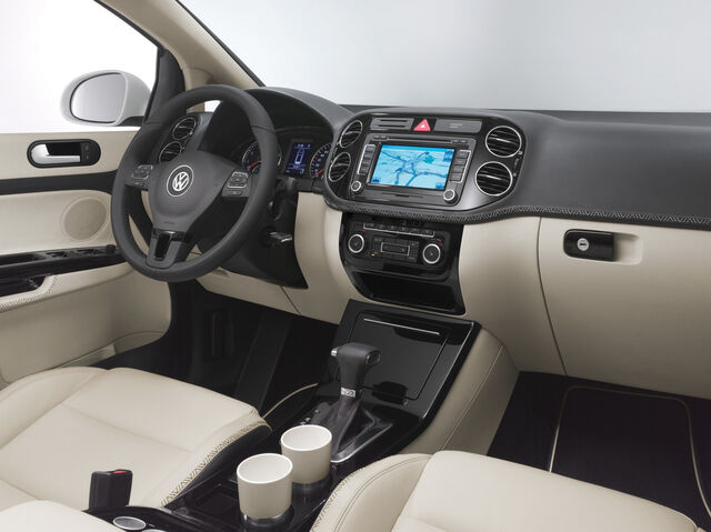 File:19 vwgolfplus.jpg